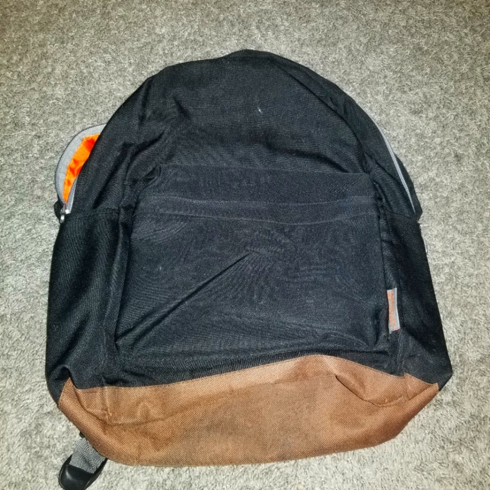 Tinyat Backpack with charging port - Picture 1 of 9